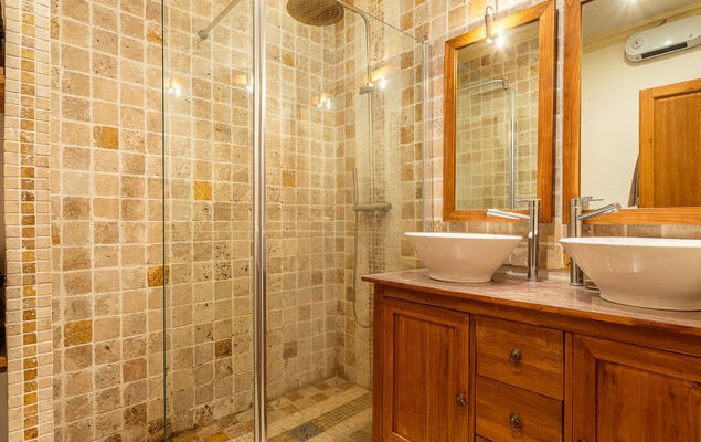 Lou Clapas - Photo 17